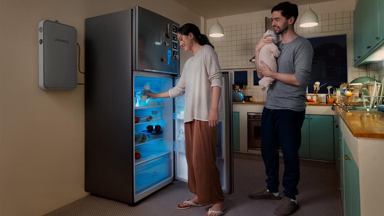 Photo for: Power out? Here's how to keep your fridge on