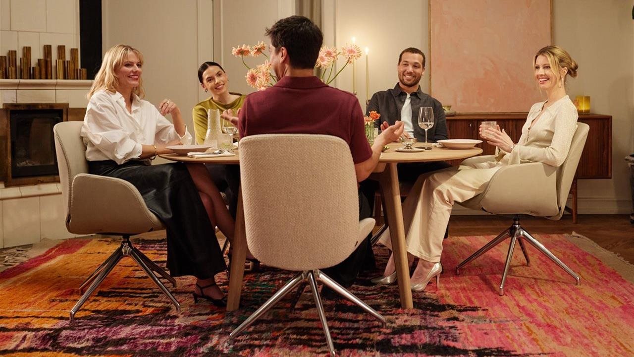 Photo for: Why comfortable seating matters at Thanksgiving Dinner