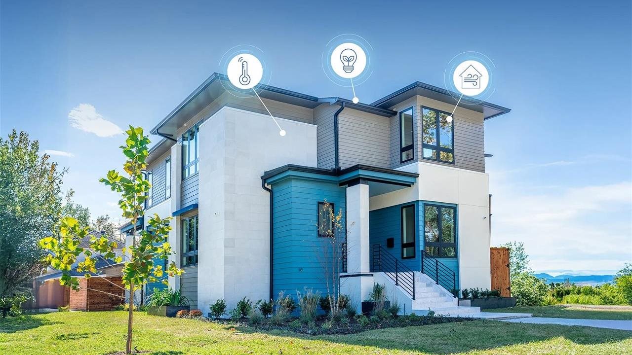 The exterior of a modern home home in Texas with the Panasonic OASYS™ Concept Home HVAC and indoor air quality system.