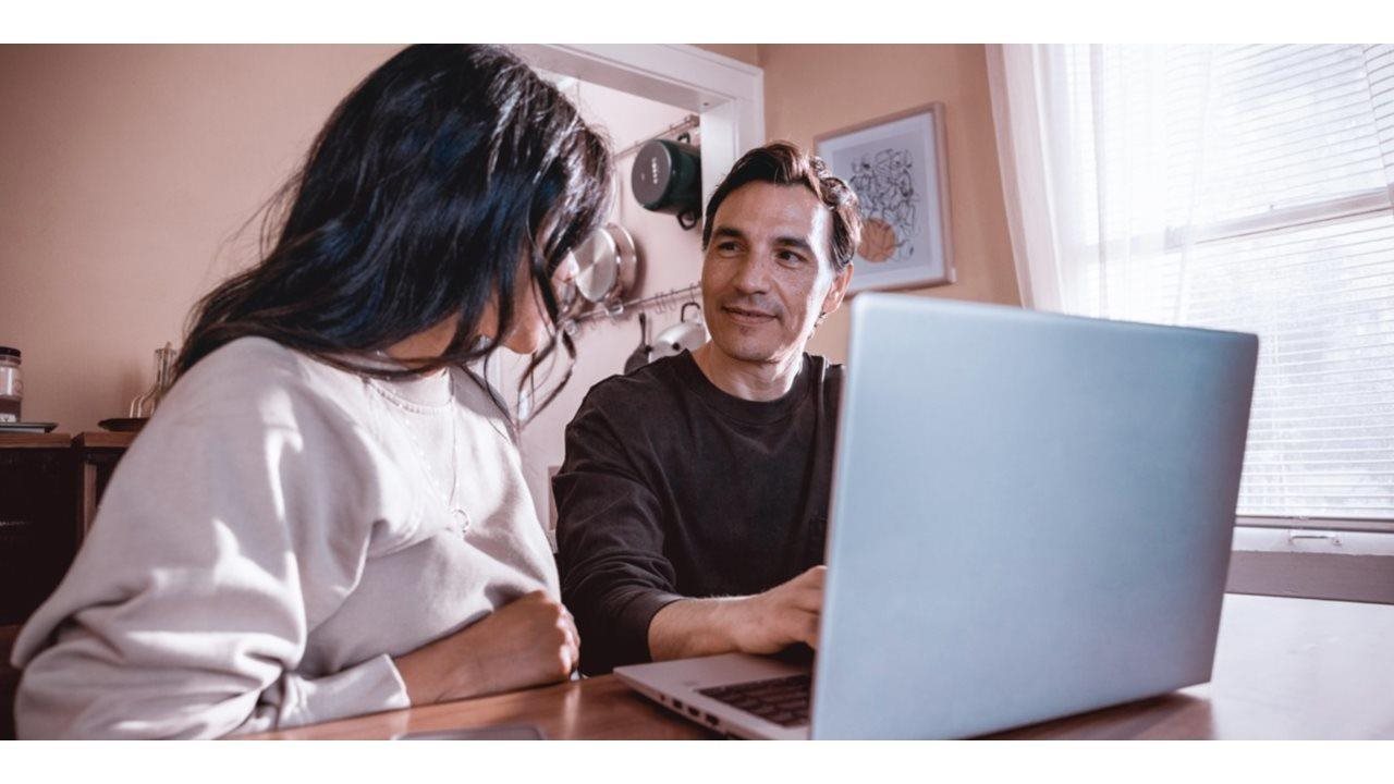 Photo for: 4 simple and smart ways to use your tax refund this year