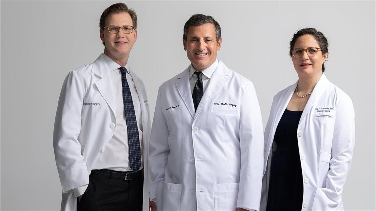 Photo for: Redefining Plastic Surgery Standards in the Social Media Age