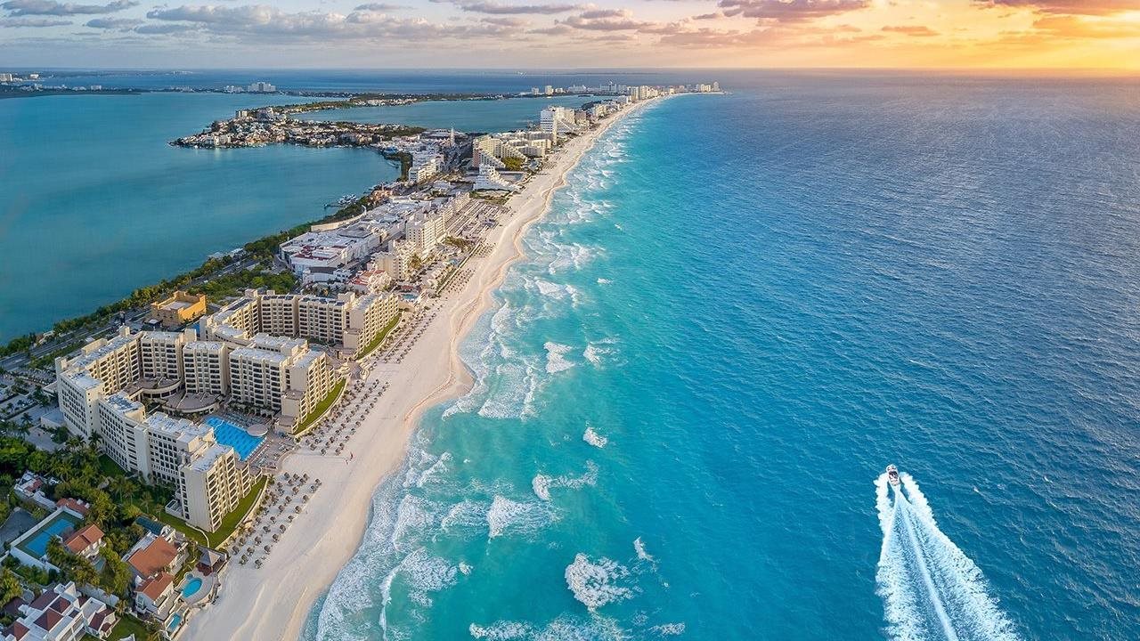 Zona Hotelera, Cancun, Mexico